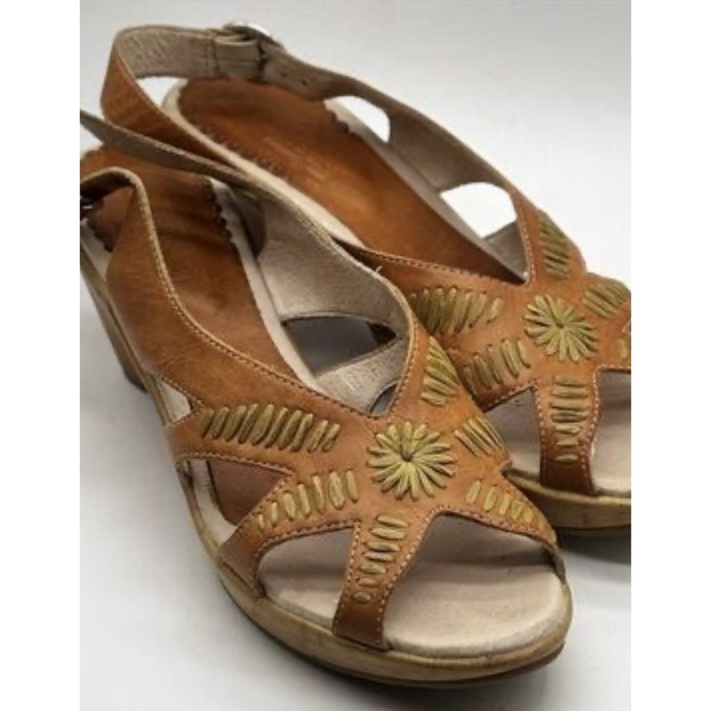 Pikolinos Crema leather sandals artisanal hand-stitched floral detailing Size 42